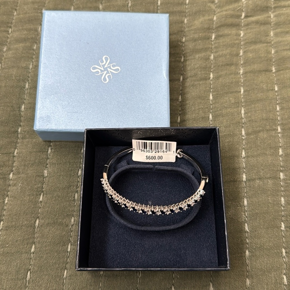 NWT Vera Wang Sterling Silver White and Blue Sapphire Bangle Clasp Bracelet